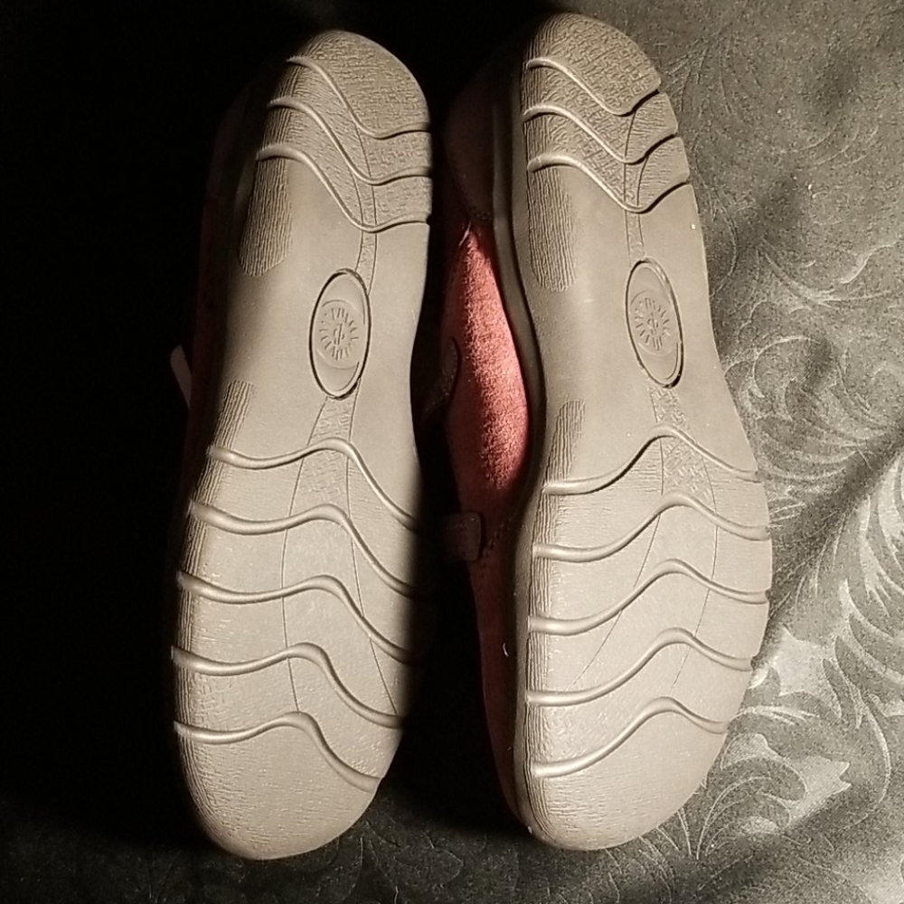 Shoes - Picture 4 of 5